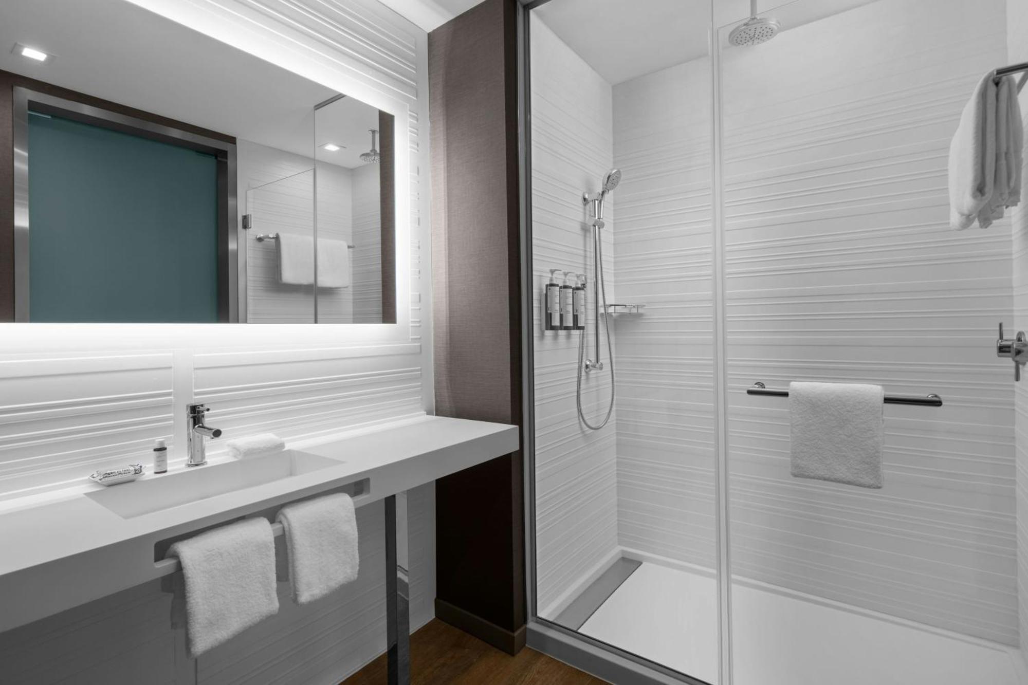 Hotel Ac By Marriott Clearwater Beach